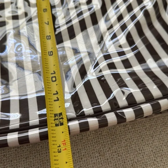 🌸Henri Bendel Carry All Bag🌸 - Picture 15 of 16